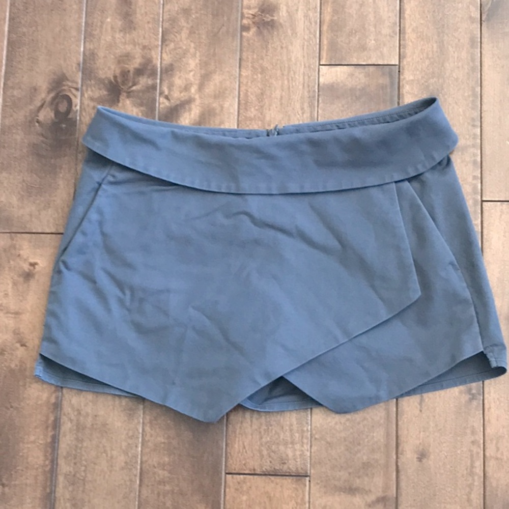 Aritzia Talula Berklee Skort- Gray- Size 6
